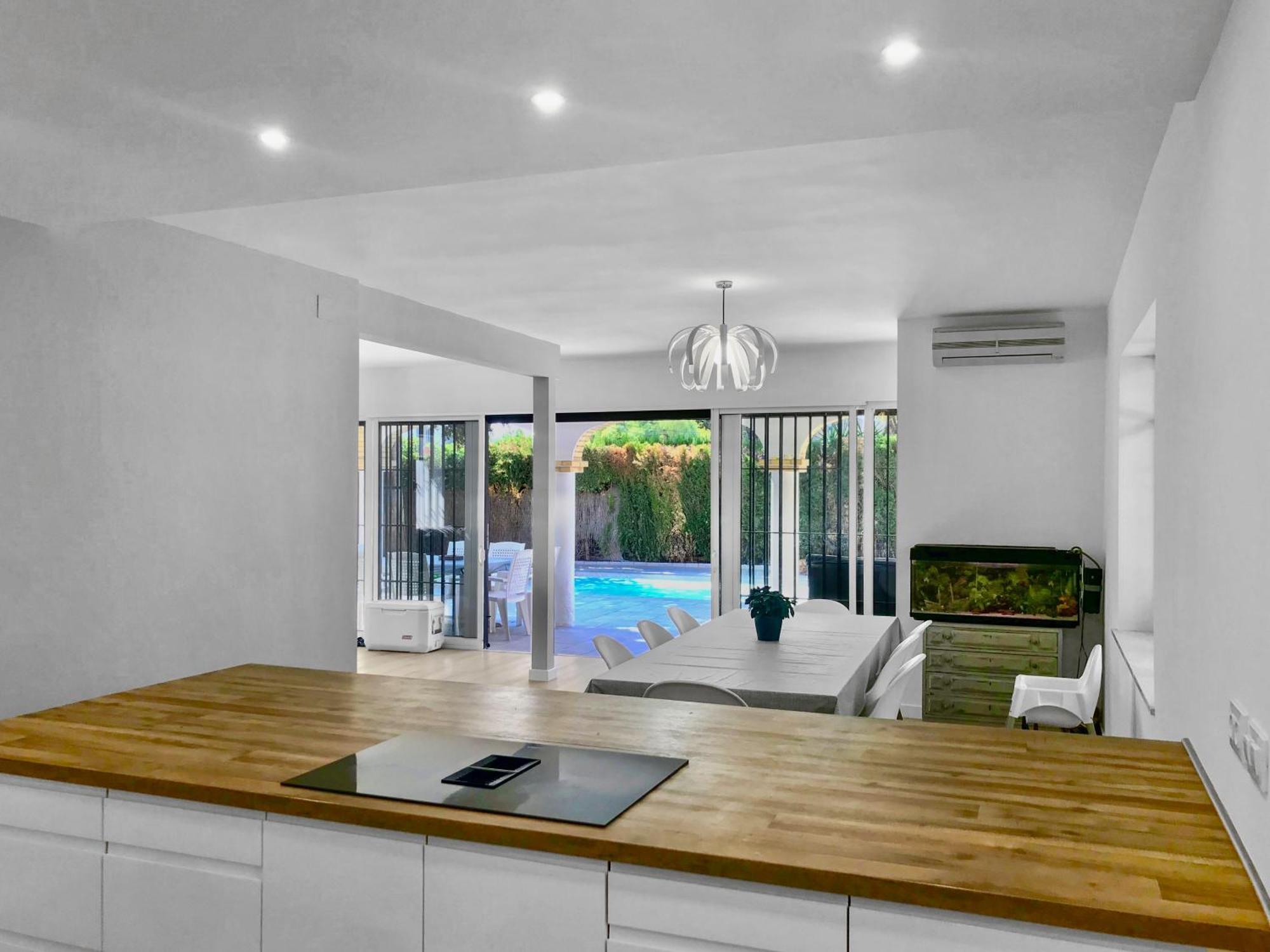 Villa Alamos Jerez I Piscina Salada Climatizada I Bbq I Jardines I 850M2 赫雷斯 外观 照片